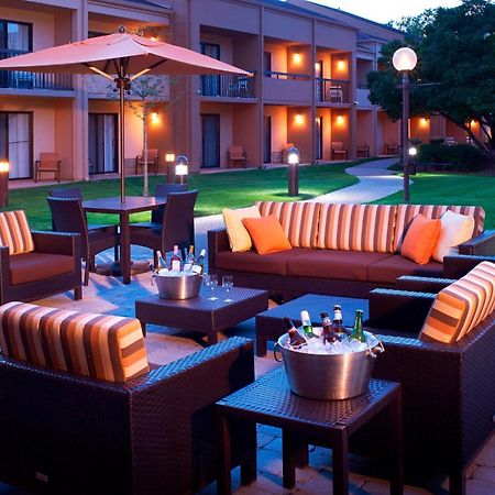 Courtyard Chicago Arlington Heights/South Hotel Bagian luar foto